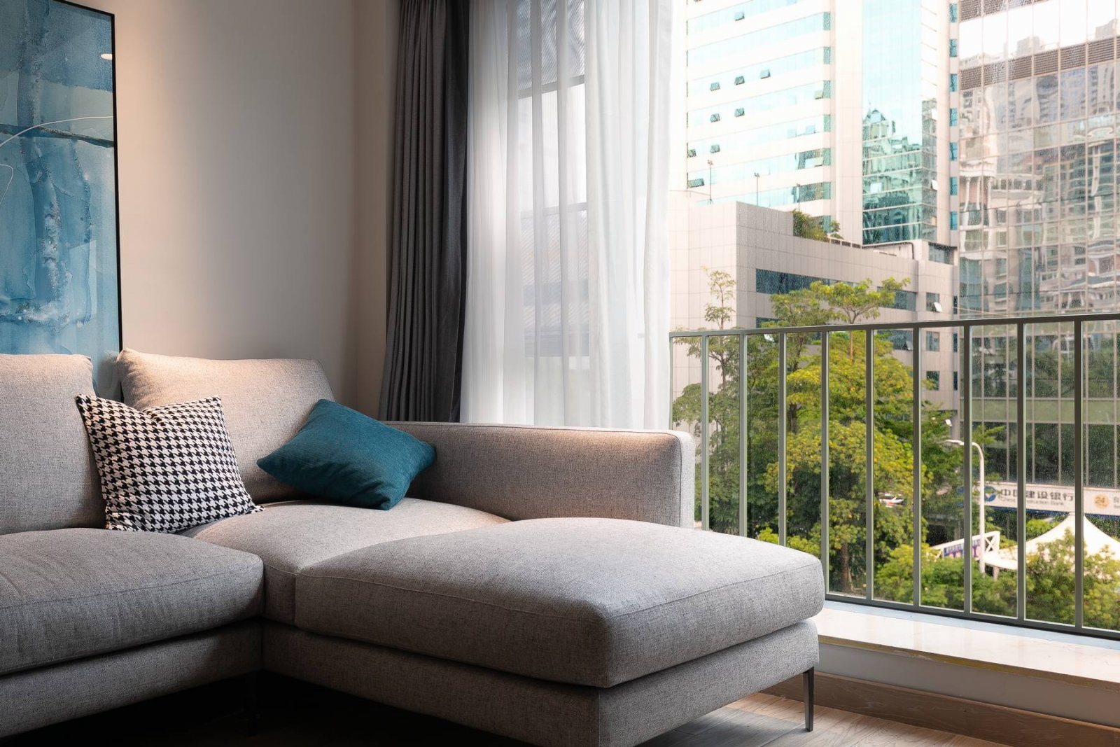 現(xiàn)代簡(jiǎn)歐風(fēng)格家裝設(shè)計(jì)室內(nèi)裝修效果圖-客廳落地窗 現(xiàn)代簡(jiǎn)歐風(fēng)格家裝設(shè)計(jì)室內(nèi)裝修效果圖-客廳落地窗