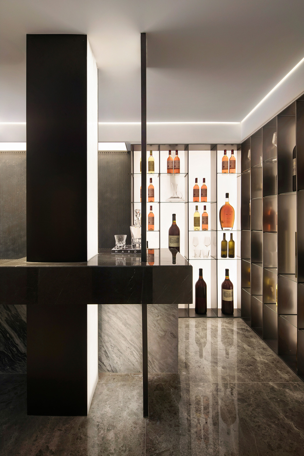 現(xiàn)代前衛(wèi)風(fēng)格別墅家裝案例效果圖-酒柜 現(xiàn)代前衛(wèi)風(fēng)格別墅家裝案例效果圖-酒柜