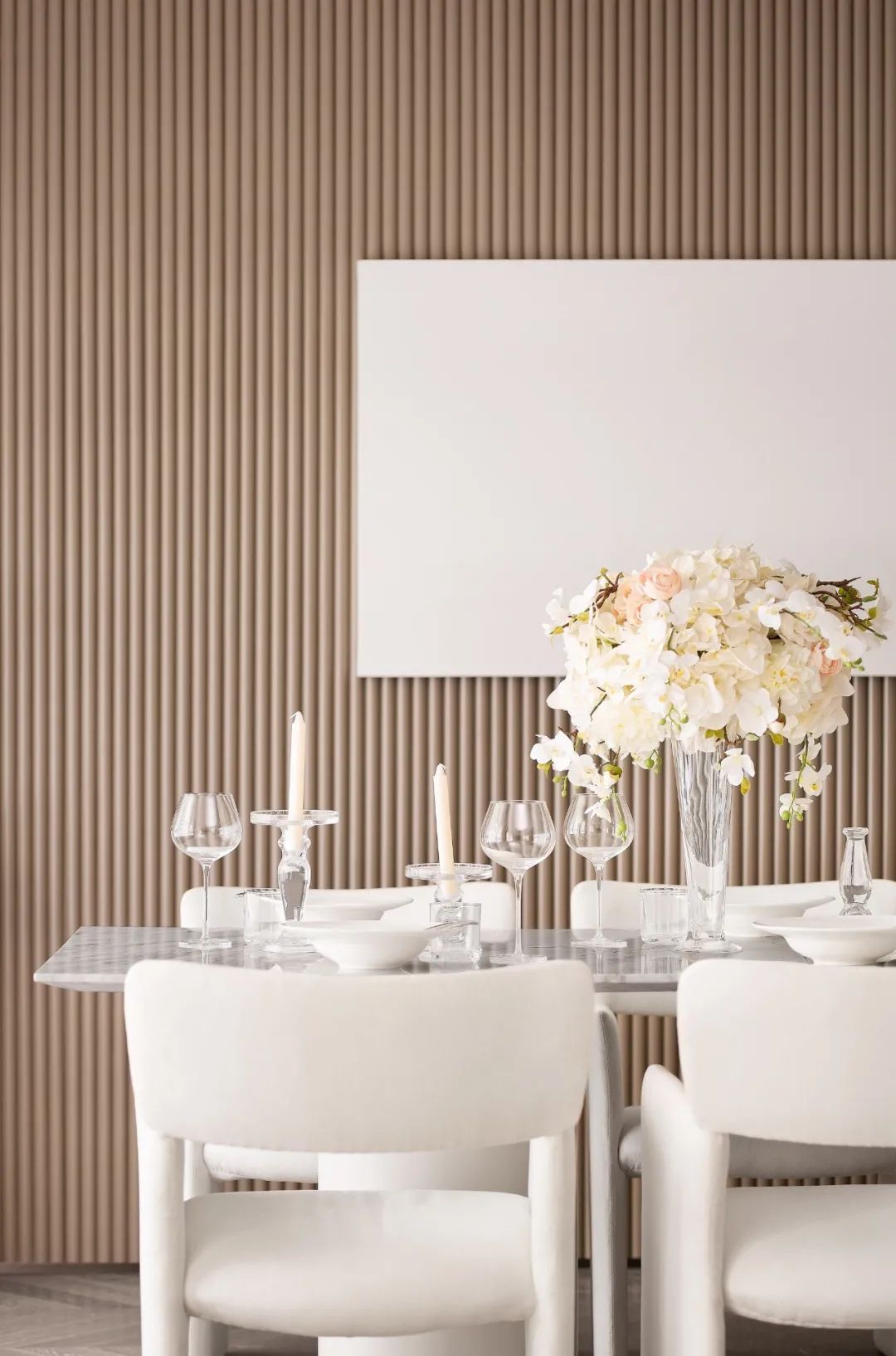 現(xiàn)代簡約風(fēng)格別墅室內(nèi)設(shè)計家裝案例-餐廳 現(xiàn)代簡約風(fēng)格別墅室內(nèi)設(shè)計家裝案例-餐廳