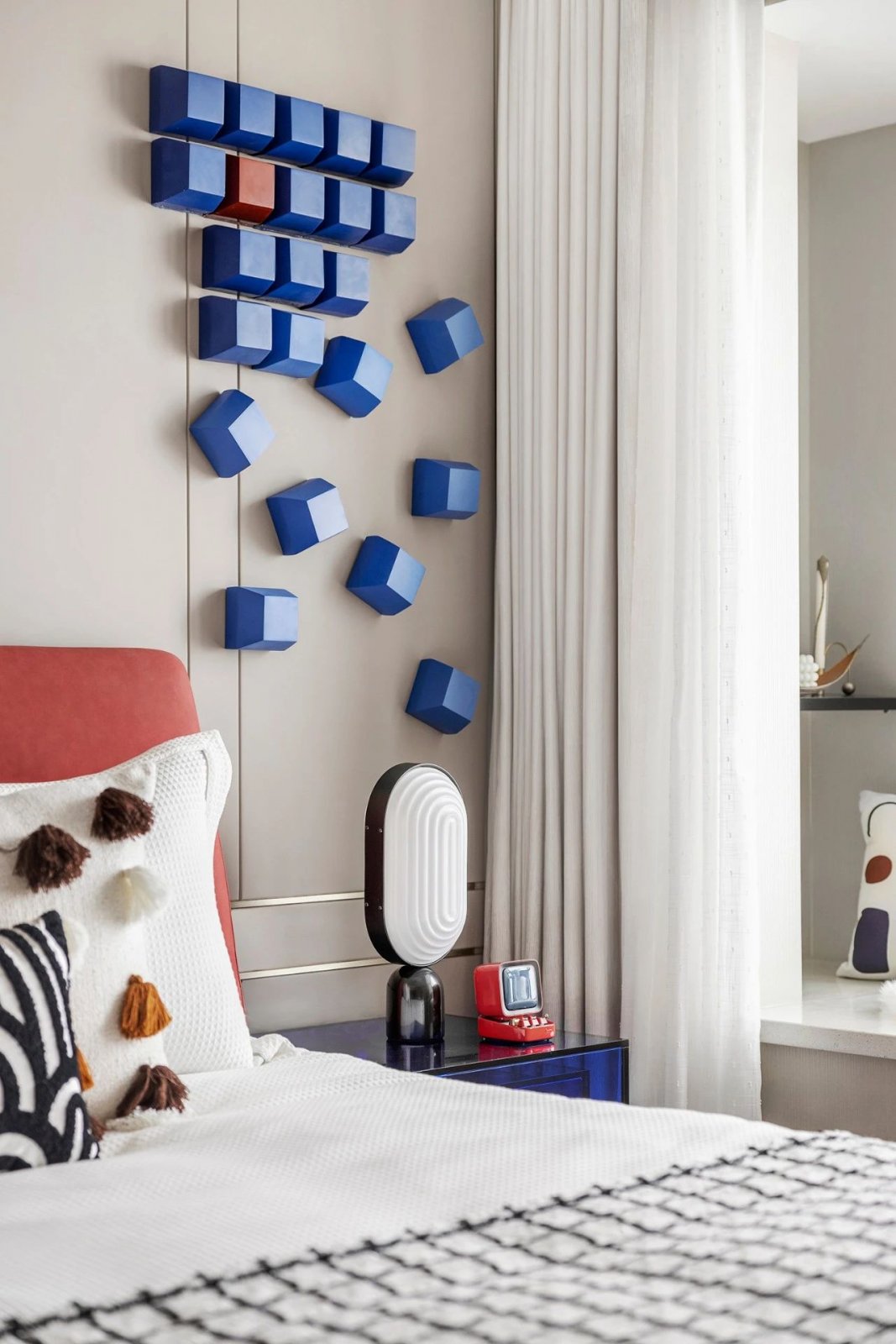 現(xiàn)代前衛(wèi)風(fēng)格家裝設(shè)計(jì)室內(nèi)裝修效果圖-主臥床頭柜 現(xiàn)代前衛(wèi)風(fēng)格家裝設(shè)計(jì)室內(nèi)裝修效果圖-主臥床頭柜