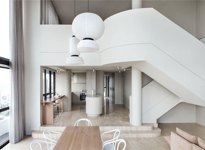 廣州市匯僑新城北區(qū)北歐風(fēng)格復(fù)式裝修案例