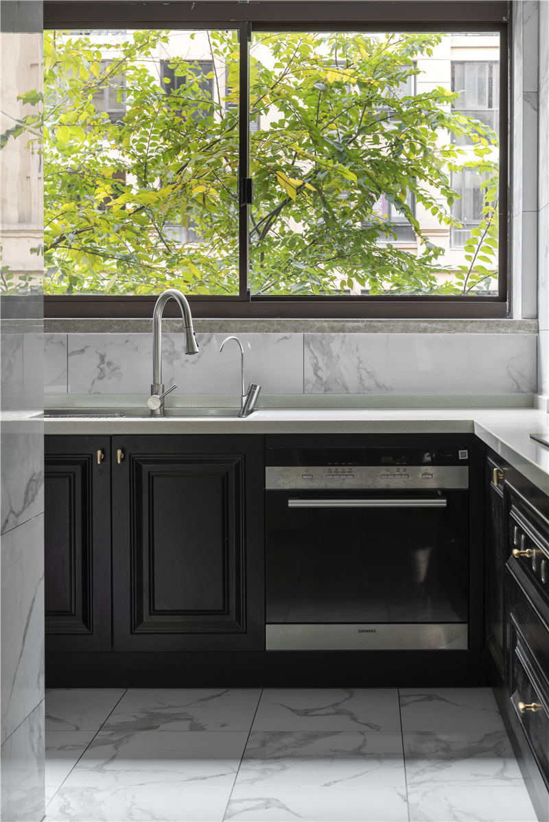 現(xiàn)代美式風(fēng)格家裝設(shè)計(jì)室內(nèi)裝修效果圖-廚房 現(xiàn)代美式風(fēng)格家裝設(shè)計(jì)室內(nèi)裝修效果圖-廚房