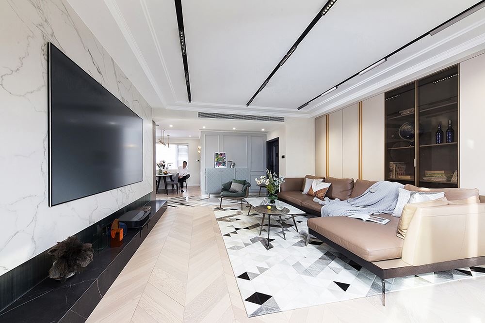 青島市天泰桃花源輕奢風(fēng)格三居室裝修案例