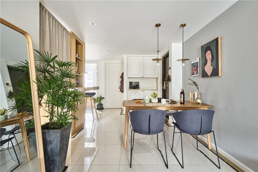 現(xiàn)代原木風格家裝設計室內(nèi)裝修效果圖-餐廳 現(xiàn)代原木風格家裝設計室內(nèi)裝修效果圖-餐廳