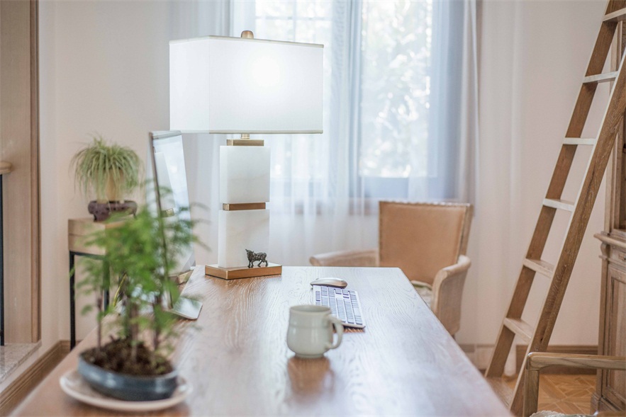 北歐現(xiàn)代風(fēng)格室內(nèi)設(shè)計(jì)家裝案例-書桌 北歐現(xiàn)代風(fēng)格室內(nèi)設(shè)計(jì)家裝案例-書桌