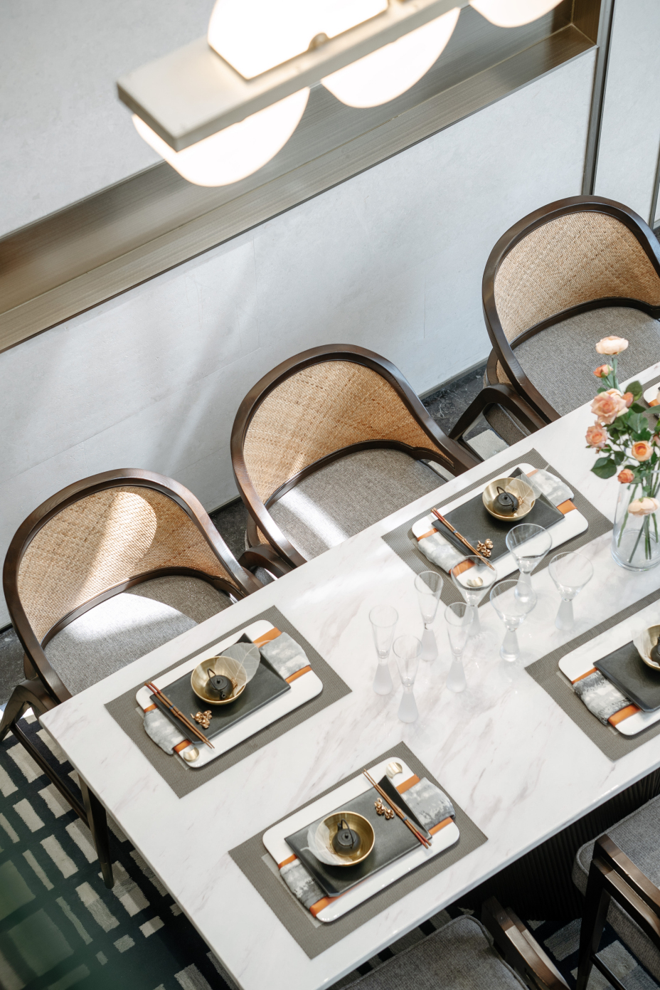 新中式風格室內(nèi)家裝案例效果圖-餐廳 新中式風格室內(nèi)家裝案例效果圖-餐廳