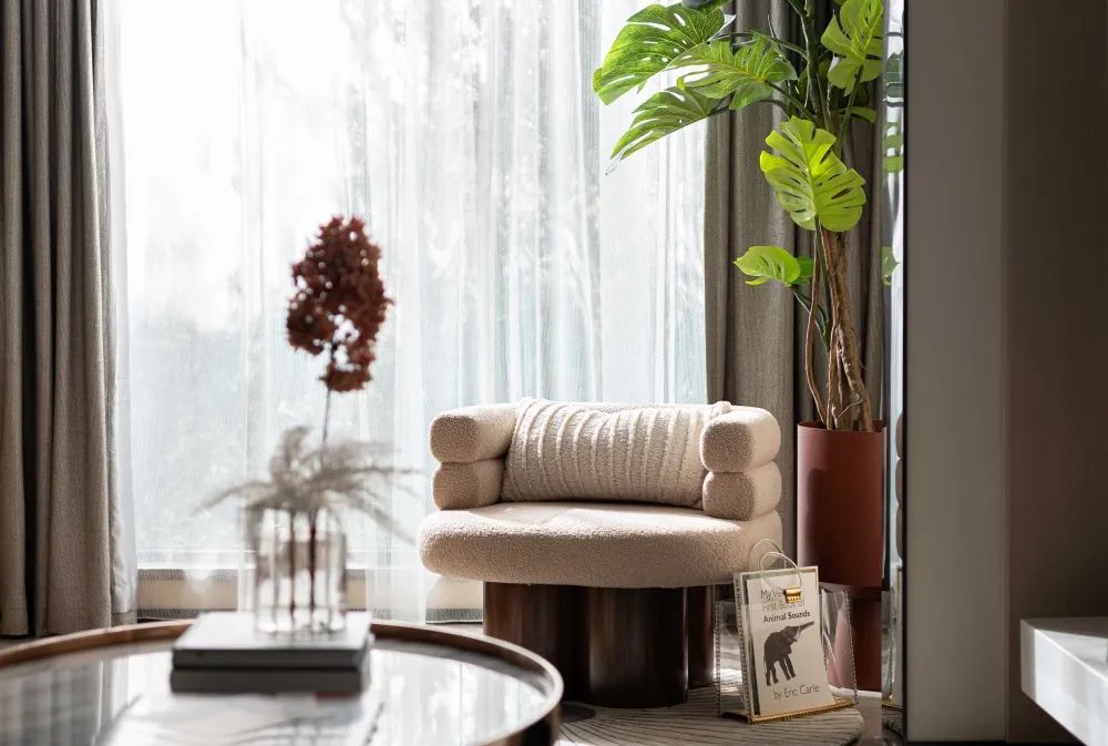 莫蘭迪輕奢風(fēng)格室內(nèi)設(shè)計家裝案例-客廳茶幾 莫蘭迪輕奢風(fēng)格室內(nèi)設(shè)計家裝案例-客廳茶幾