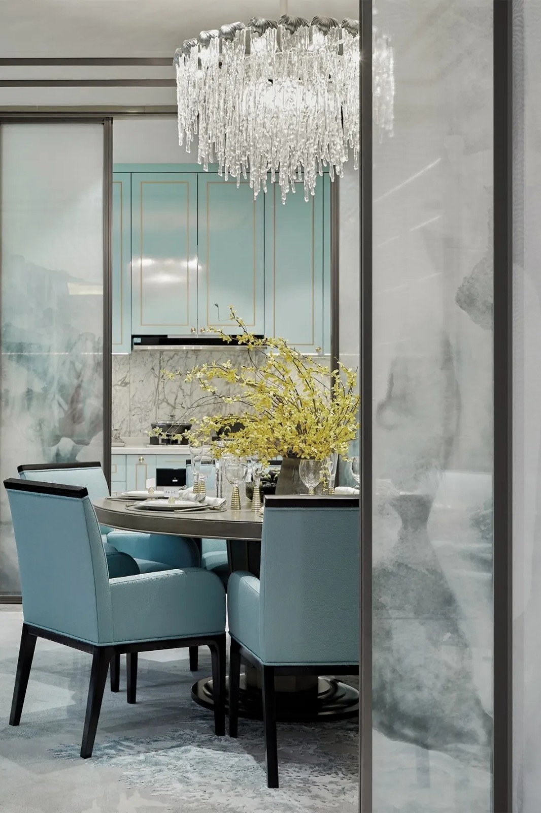 現(xiàn)代簡(jiǎn)約風(fēng)格別墅室內(nèi)設(shè)計(jì)家裝案例-餐廳 現(xiàn)代簡(jiǎn)約風(fēng)格別墅室內(nèi)設(shè)計(jì)家裝案例-餐廳