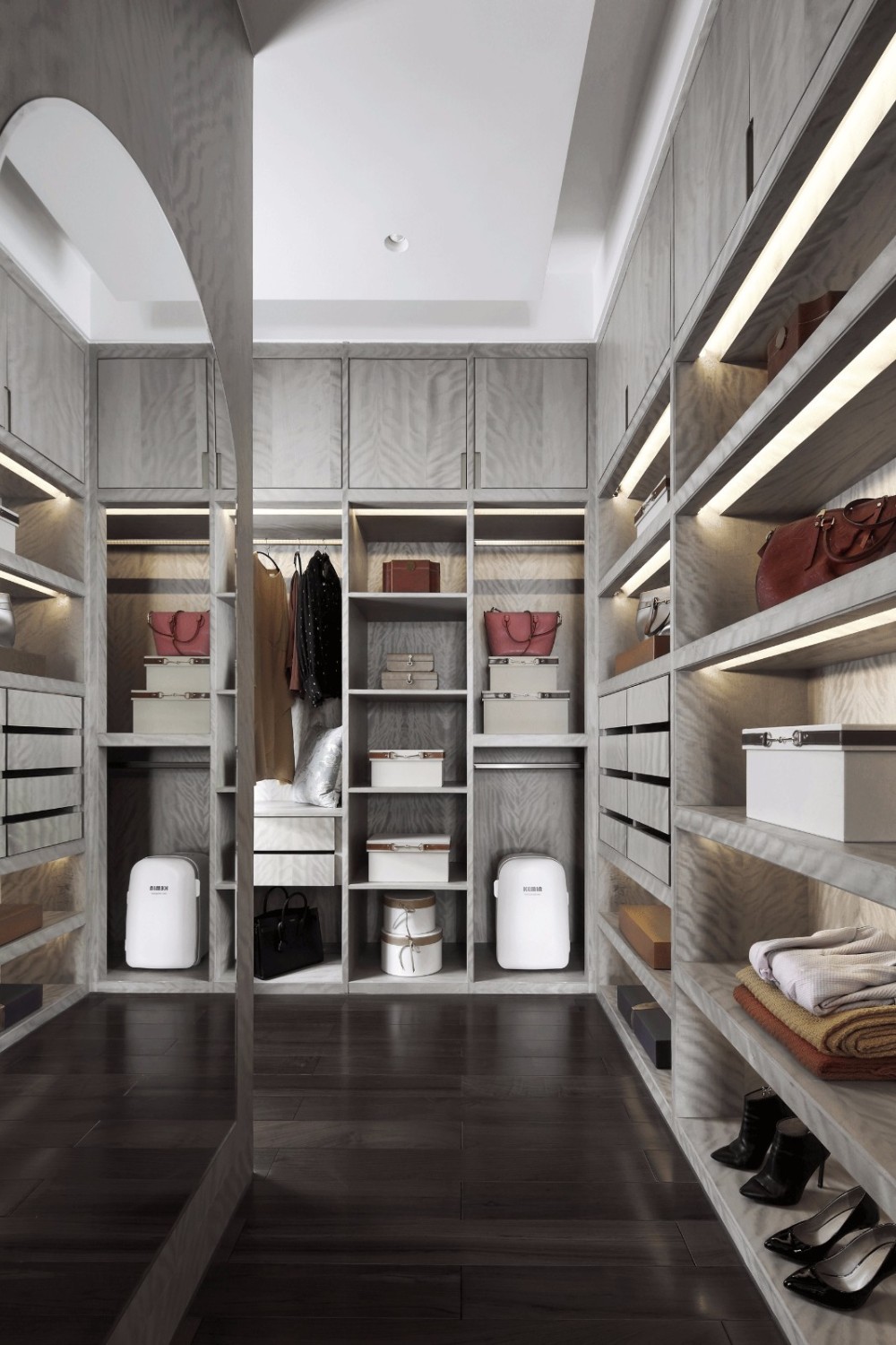 現(xiàn)代簡(jiǎn)約風(fēng)格室內(nèi)設(shè)計(jì)家裝案例-衣帽間 現(xiàn)代簡(jiǎn)約風(fēng)格室內(nèi)設(shè)計(jì)家裝案例-衣帽間