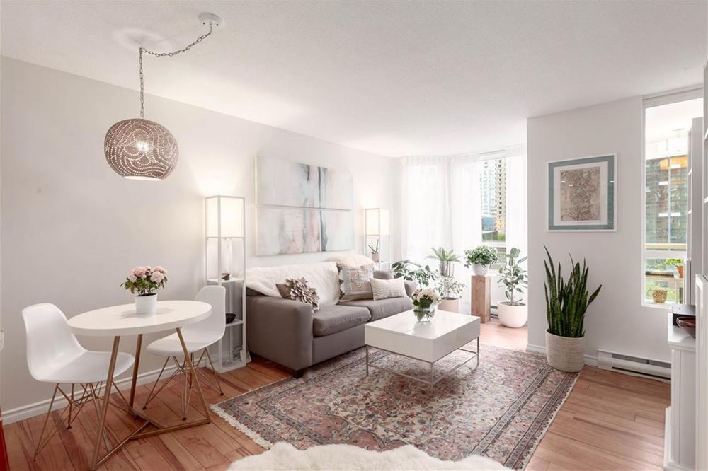 廣州市中?？党乾F(xiàn)代簡(jiǎn)約風(fēng)格二居室裝修案例