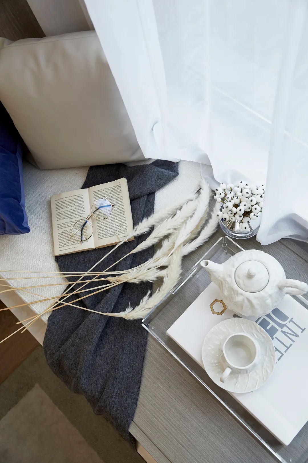 現(xiàn)代簡(jiǎn)約風(fēng)格室內(nèi)設(shè)計(jì)家裝案例-擺設(shè) 現(xiàn)代簡(jiǎn)約風(fēng)格室內(nèi)設(shè)計(jì)家裝案例-擺設(shè)