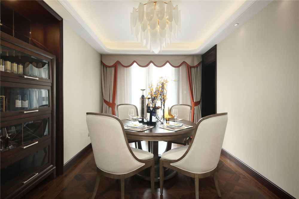輕奢風格室內(nèi)家裝案例效果圖-餐廳 輕奢風格室內(nèi)家裝案例效果圖-餐廳