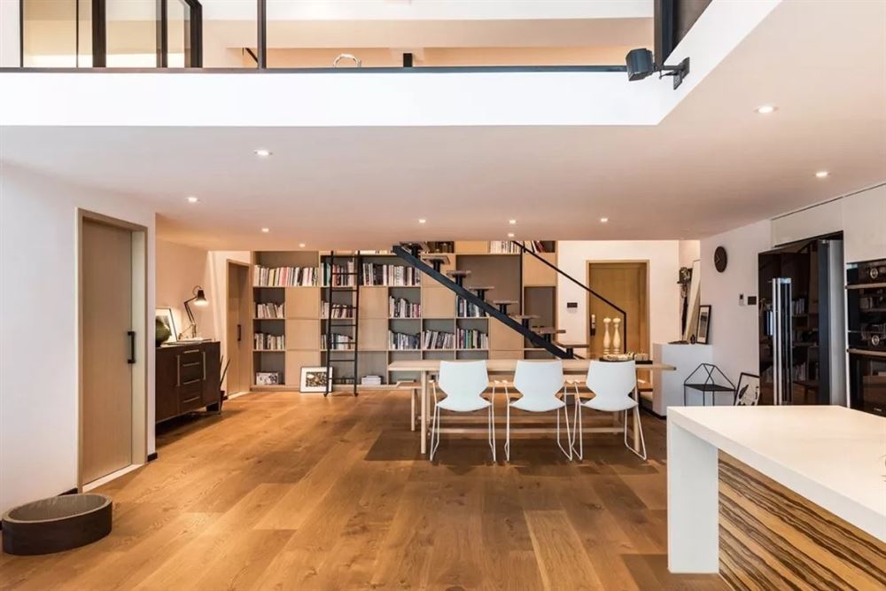 佛山市鵬瑞·三龍灣1號(hào)現(xiàn)代風(fēng)格復(fù)式裝修案例