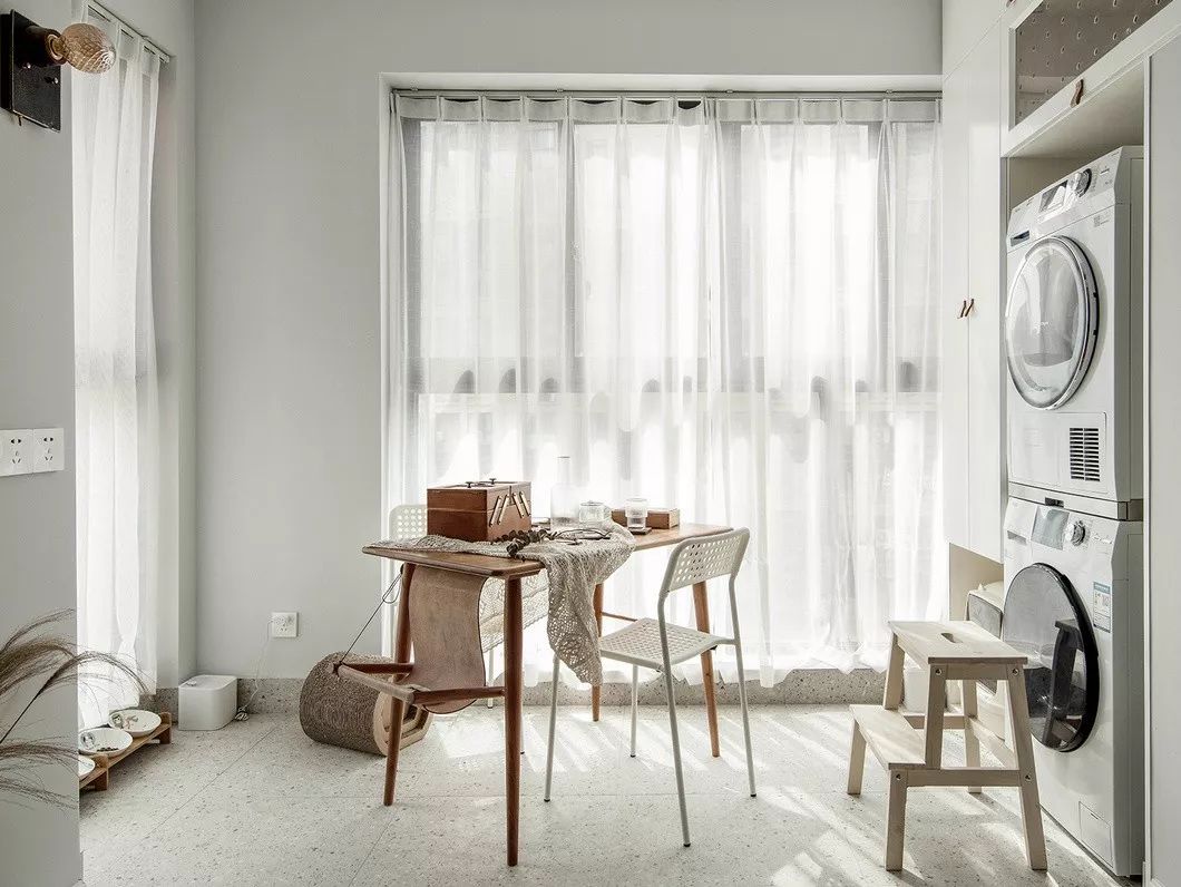 北歐簡約風格家裝設計室內(nèi)裝修效果圖-陽臺 北歐簡約風格家裝設計室內(nèi)裝修效果圖-陽臺