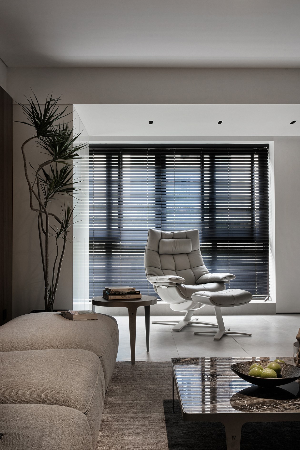 現(xiàn)代簡約風(fēng)格室內(nèi)家裝案例效果圖-客廳茶幾 現(xiàn)代簡約風(fēng)格室內(nèi)家裝案例效果圖-客廳茶幾