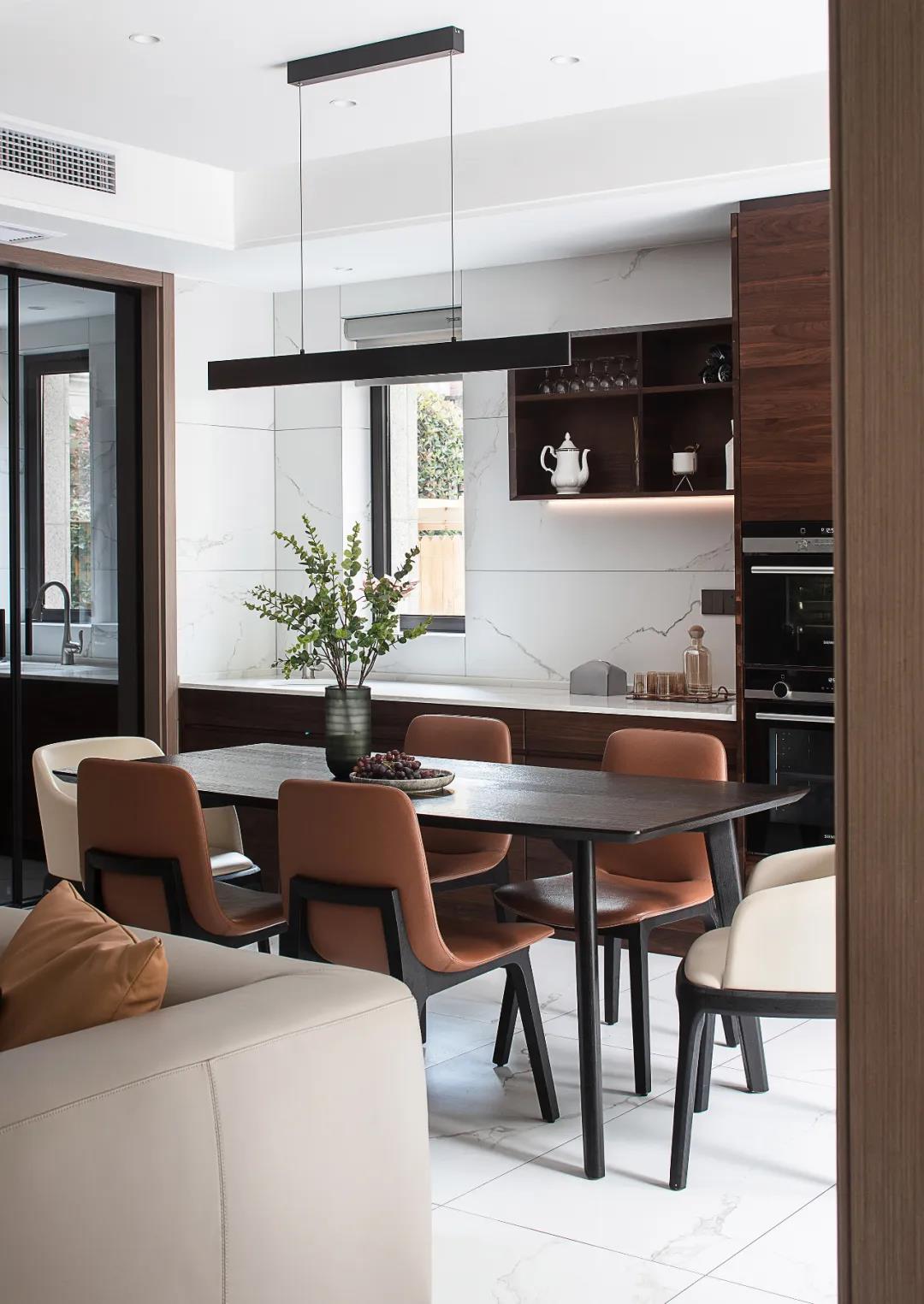 現(xiàn)代簡約風(fēng)格室內(nèi)家裝案例效果圖-餐廳 現(xiàn)代簡約風(fēng)格室內(nèi)家裝案例效果圖-餐廳