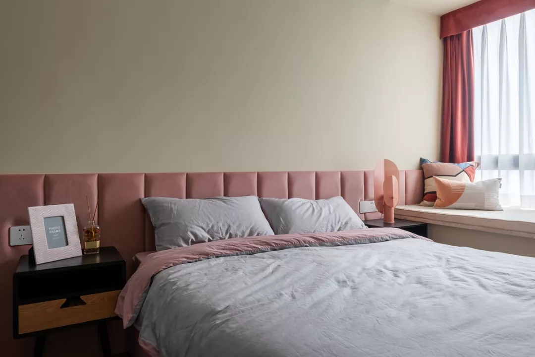 現(xiàn)代混搭風(fēng)格家裝設(shè)計室內(nèi)裝修效果圖-臥室 現(xiàn)代混搭風(fēng)格家裝設(shè)計室內(nèi)裝修效果圖-臥室