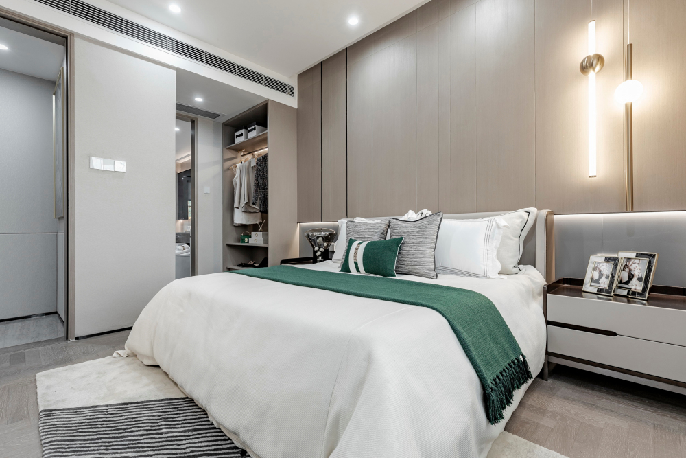 現(xiàn)代輕奢風格室內(nèi)設計家裝案例-主臥 現(xiàn)代輕奢風格室內(nèi)設計家裝案例-主臥