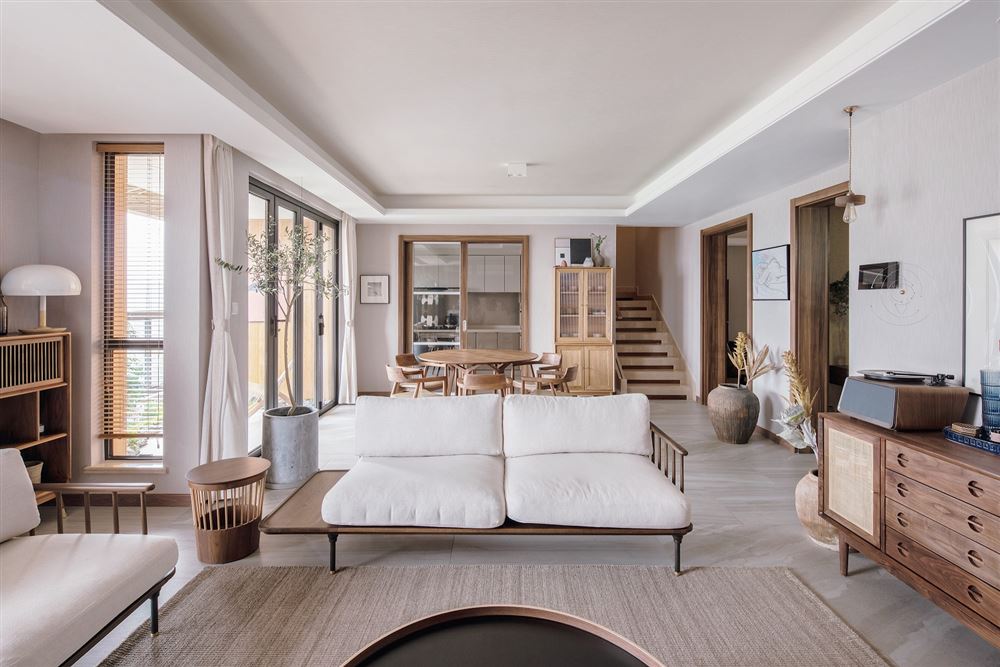 江門市鶴山堅美園現(xiàn)代簡約風格四居室裝修案例