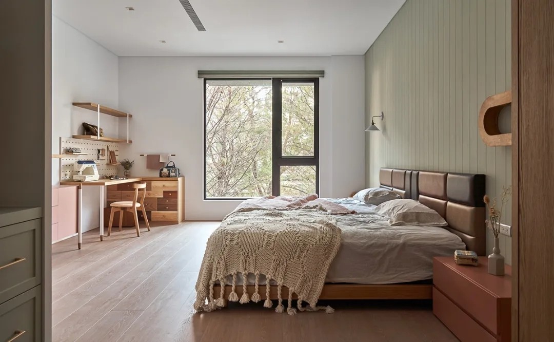 現(xiàn)代原木風(fēng)格家裝設(shè)計(jì)室內(nèi)裝修效果圖-臥室 現(xiàn)代原木風(fēng)格家裝設(shè)計(jì)室內(nèi)裝修效果圖-臥室