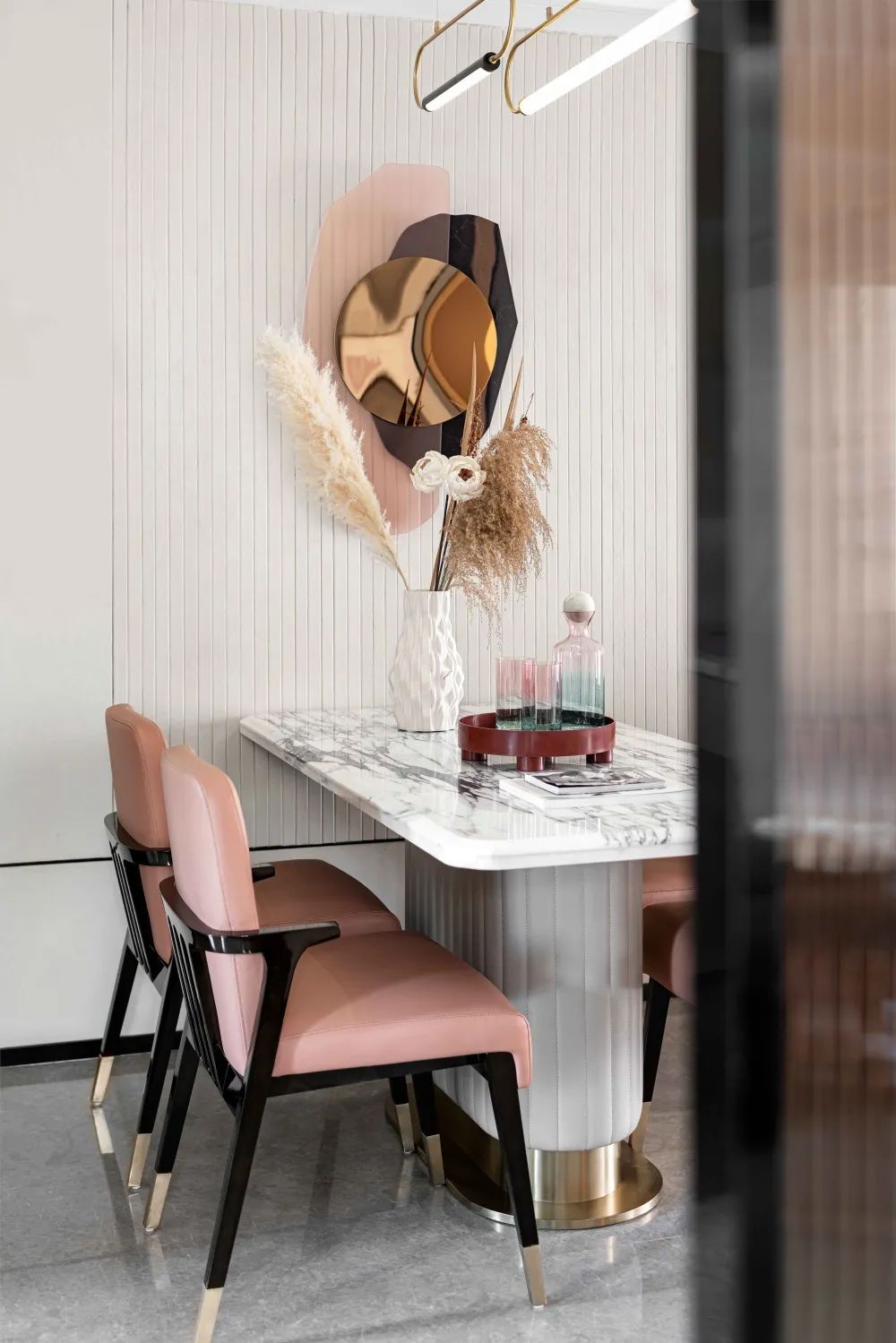 莫蘭迪輕奢風(fēng)格室內(nèi)設(shè)計家裝案例-餐廳 莫蘭迪輕奢風(fēng)格室內(nèi)設(shè)計家裝案例-餐廳