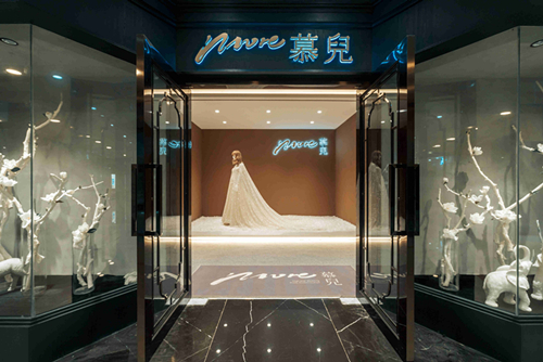 ?？谑械酆腿A庭現(xiàn)代風(fēng)格辦公空間裝修案例