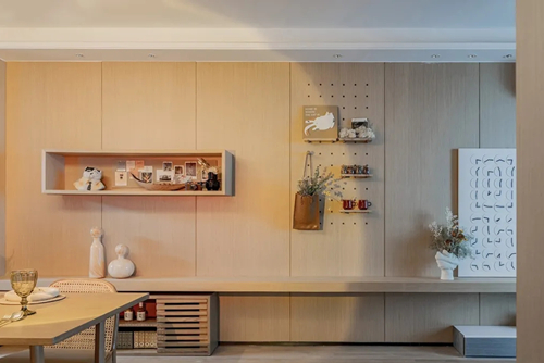 貴港市郁江灣花園現(xiàn)代簡約風(fēng)格三居室裝修案例